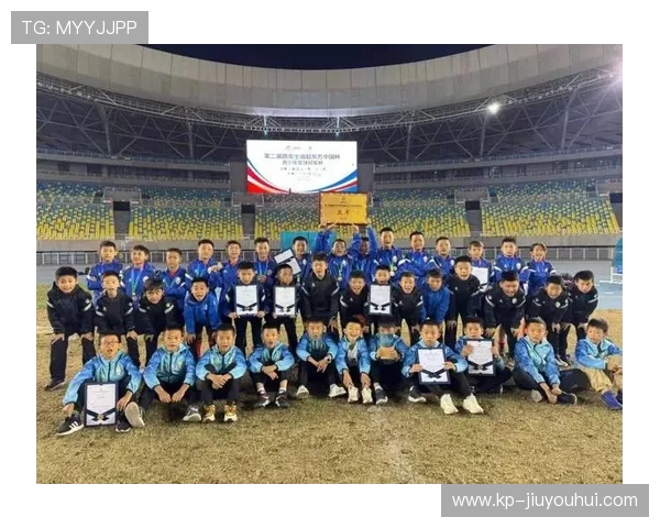 围绕足球颠峰场地探索绿茵激情与竞技精神交织的荣耀瞬间